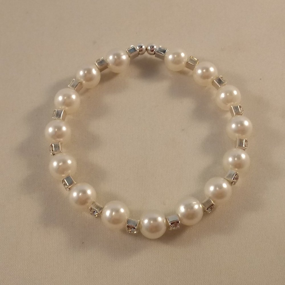 Silver White Pearl Bead Crystal Simulated Diamond Bracelet Party Gift - Picture 3 of 3
